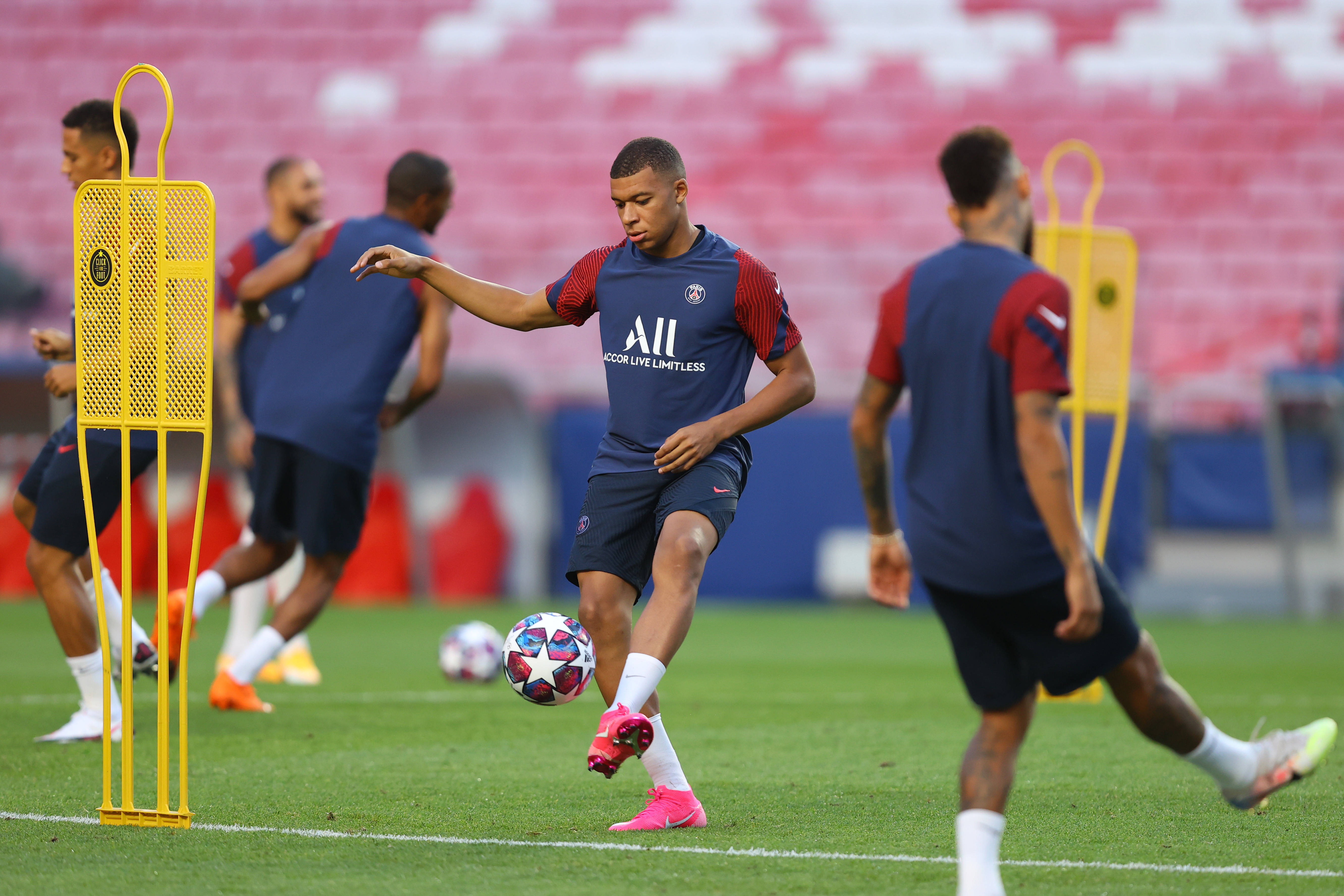 面对防守并 面对防守并