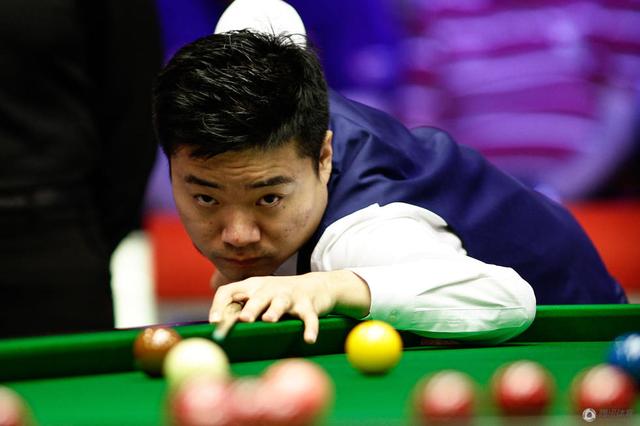 雨中的拔河 雨中的拔河